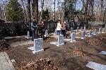 Серия субботников на братских кладбищах и в местах воинских захоронений проходит в Латвии